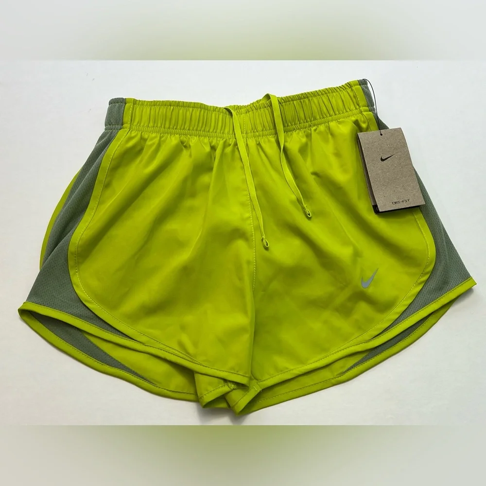 Nike Women's Dri-fit Tempo Track 3.5 Shorts in Bright Cactus Size: XS - NWT